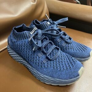 NOBULL navy blue women’s knit runners size 7